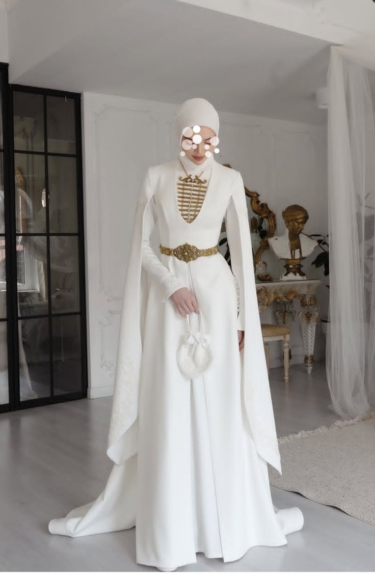 ROBE TRADITIONNELLE CAUCASIEN : MODÈLE PRINCESSE HAVA