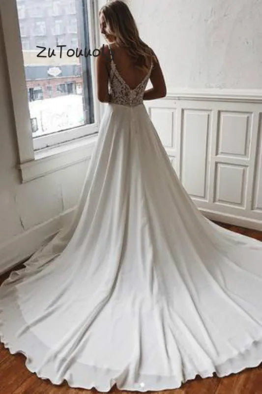 Robe de Mariée Caucasienne – Manches Longues Brodées Ivoire
