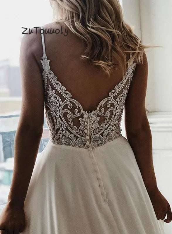 Robe de Mariée Caucasienne – Manches Longues Brodées Ivoire