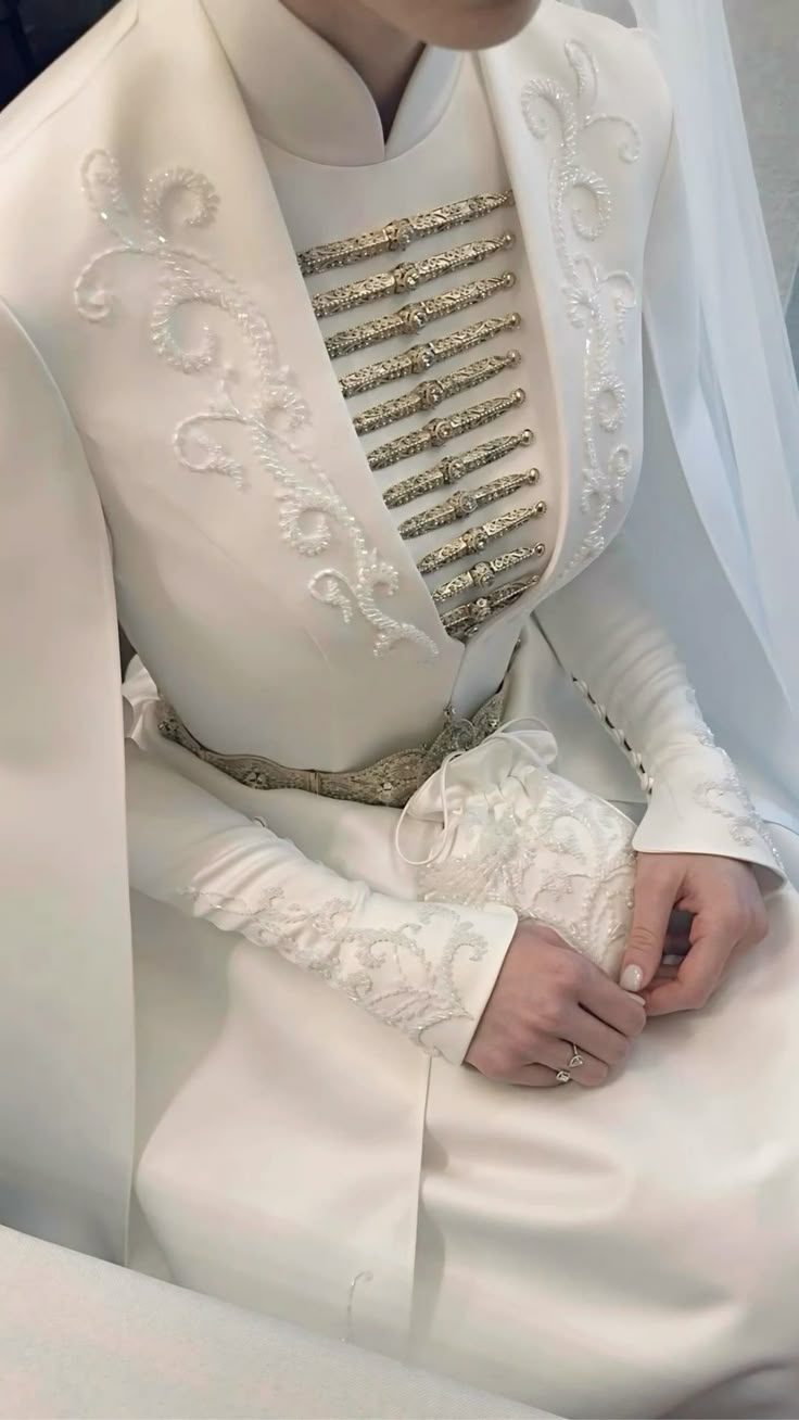 ROBE TRADITIONNELLE CAUCASIENNE : MODÈLE PRINCESSE AICHA