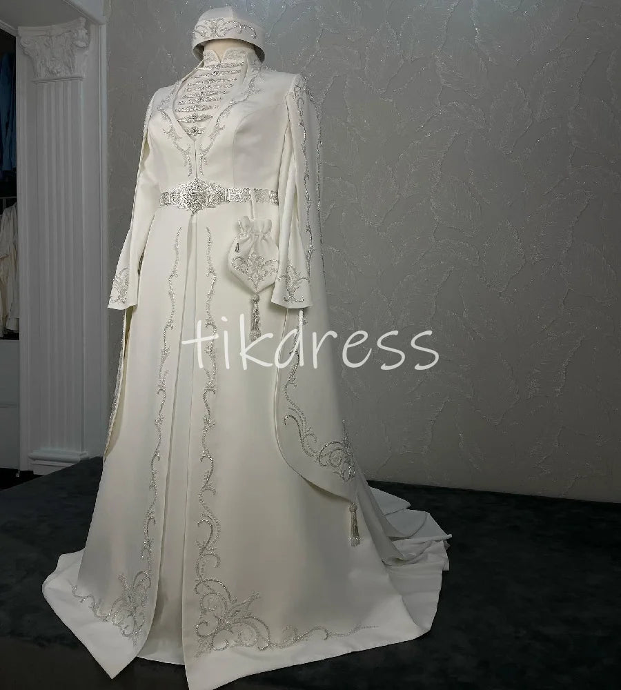 Robe de Mariée Circassienne Traditionnelle – Caftan Perlé