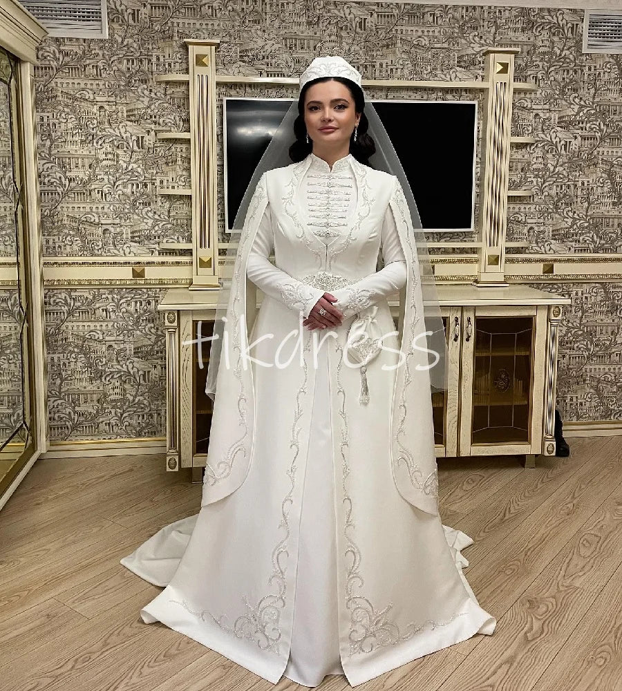 Robe de Mariée Circassienne Traditionnelle – Caftan Perlé