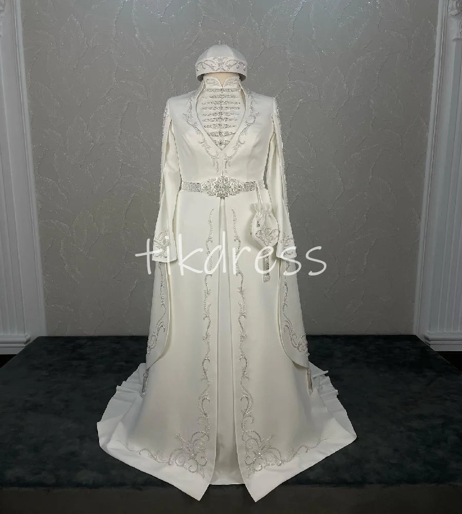 Robe de Mariée Circassienne Traditionnelle – Caftan Perlé